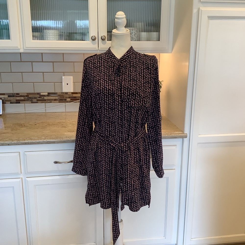 Line & Dot Shirt Dress Size Large Blue Purple Arrow Print